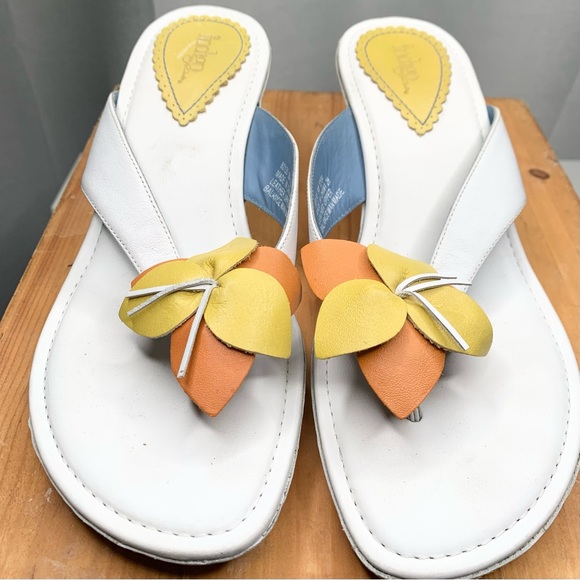 Indigo by Clarks White Leather Slides with Leather Flowers 9M in New Condition - Picture 13 of 13